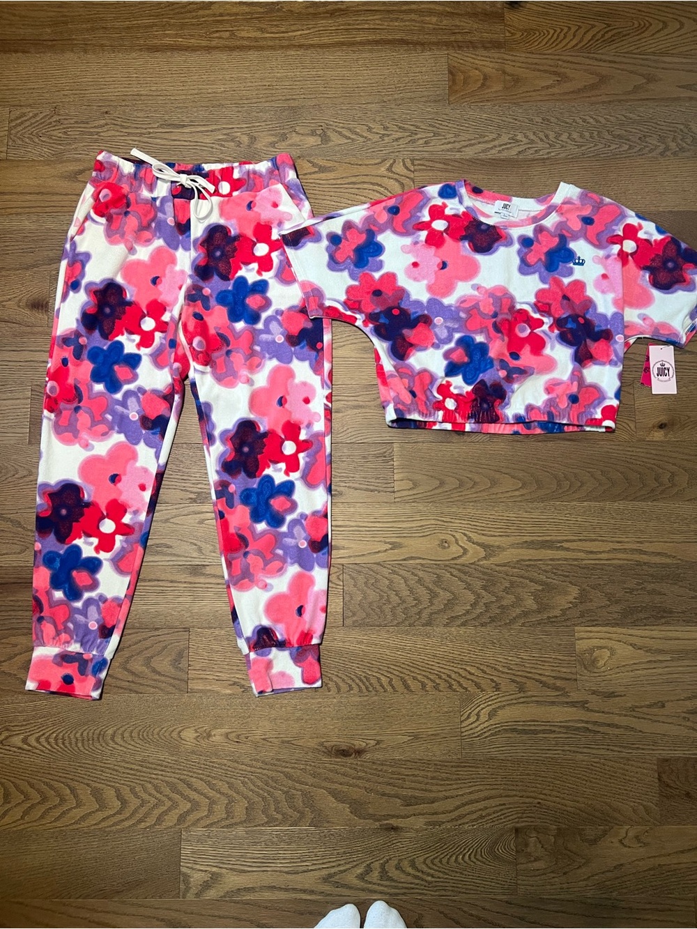 Juicy Couture Tie-Dye Lounge Joggers -            Bottoms: medium Top: large